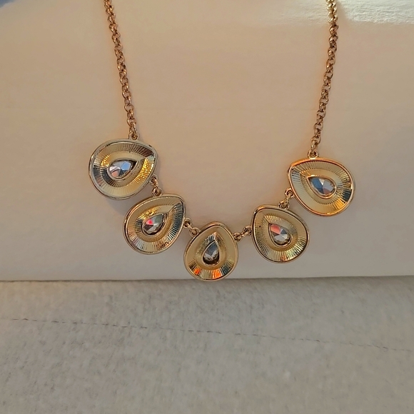 NECKLACE - Picture 2 of 6